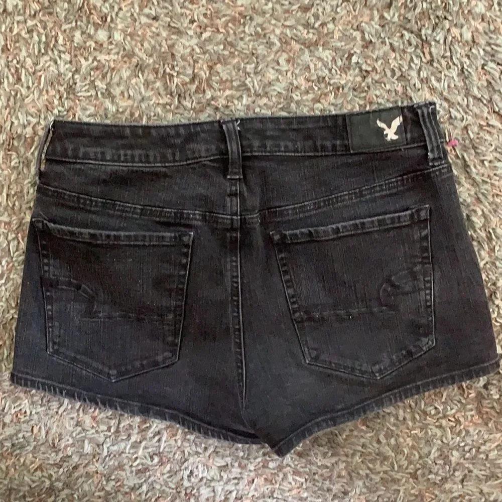 EXCELLENT CONDITION WOMEN’S SIZE 6 AMERICAN EAGLE HI-RISE SHORTIE BLACK SHORTS